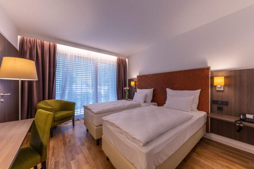  Zimmer und Suiten   Deluxe Zimmer, Hotel Schloss Weikersdorf
