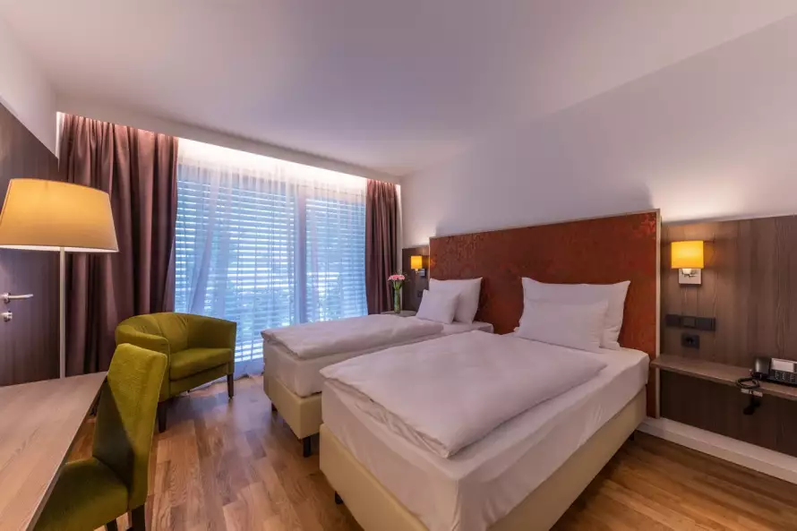  Zimmer und Suiten   Deluxe Zimmer, Hotel Schloss Weikersdorf