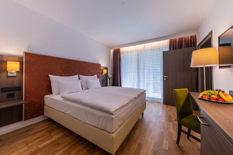  Zimmer und Suiten   Deluxe Zimmer, Hotel Schloss Weikersdorf