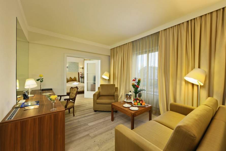  Zimmer und Suiten  Vintage Junior Suite , Hotel Schloss Weikersdorf
