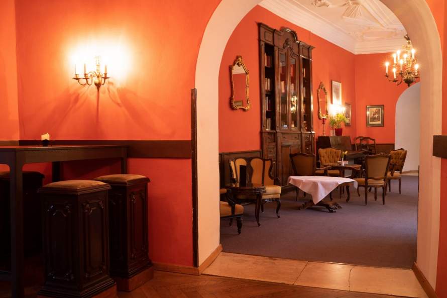 Lipizzaner Lounge
